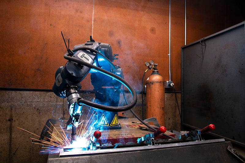 Concrete Company Uses ZA6 Robot for Automated Welding